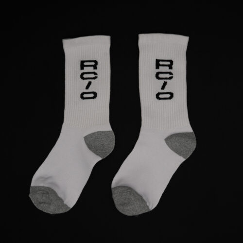 Calceta blanca con letras negras